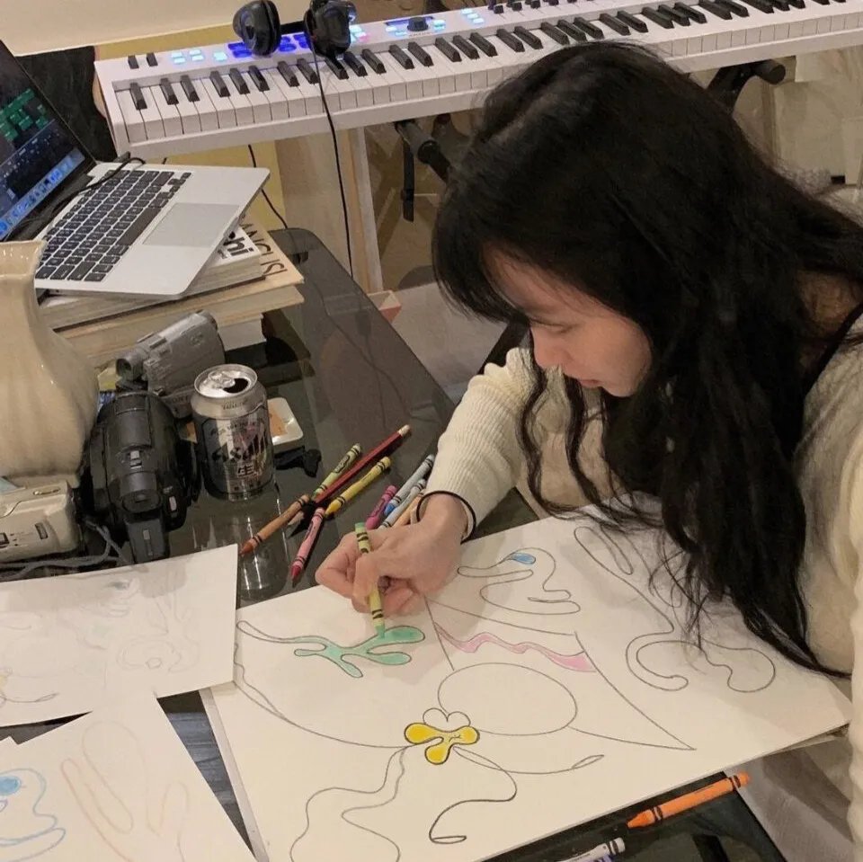 被职场压迫后我与首富姐姐重逢了